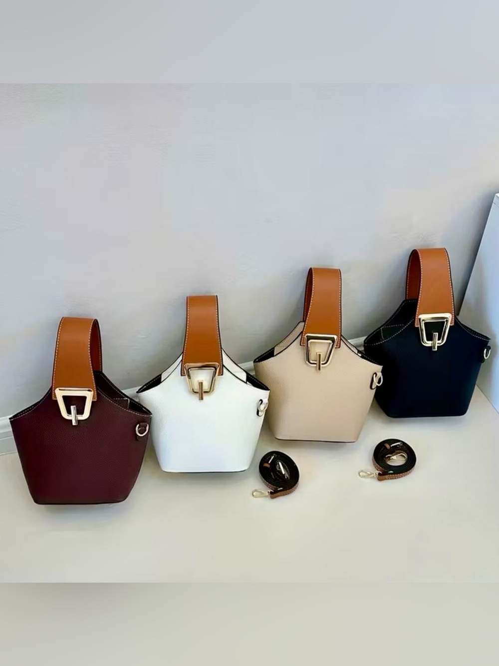 MONACO Bucket Bag - Picture 5 of 6